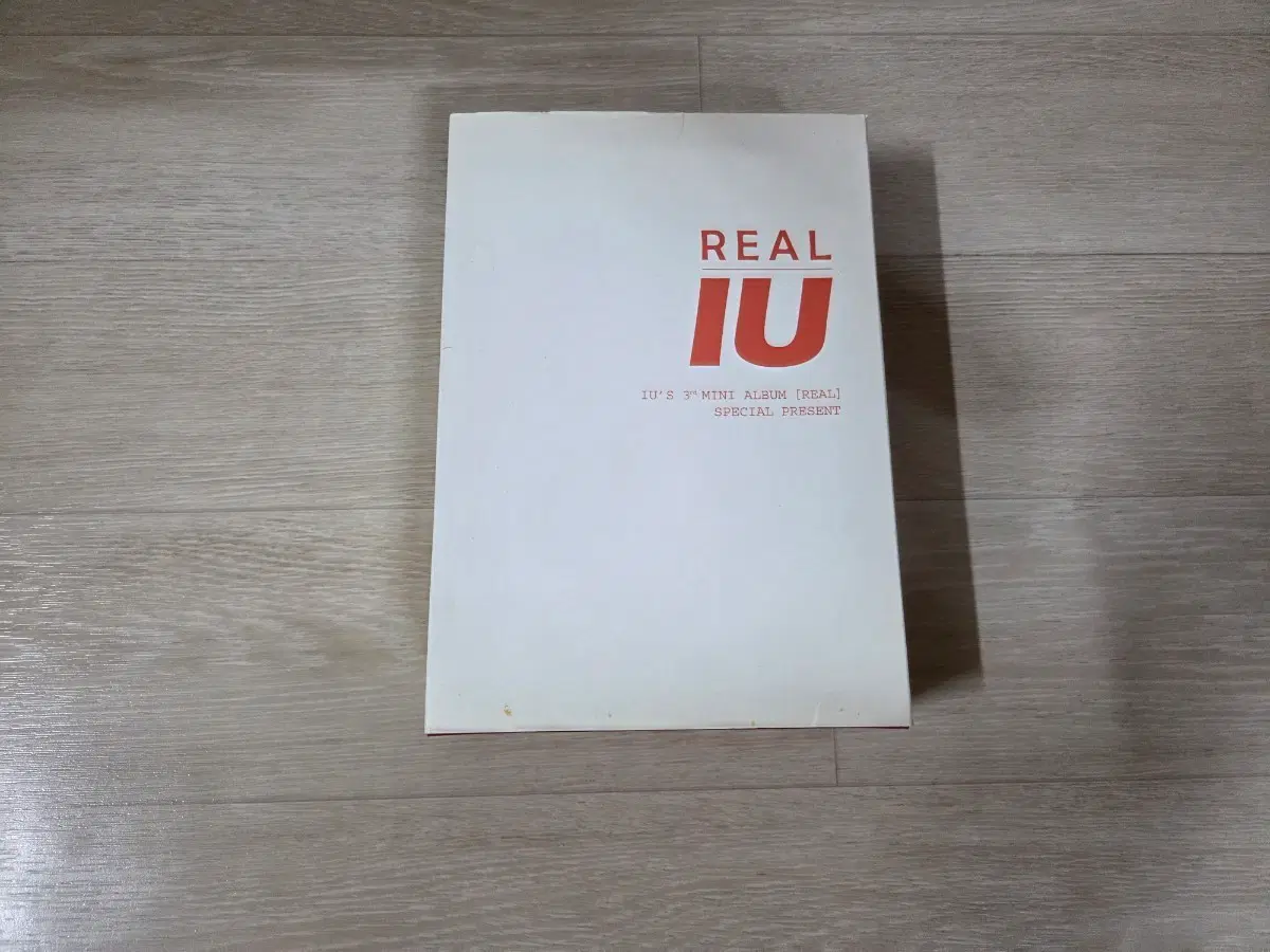 아이유 REAL IU 한정판 3주년 미니앨범 스페셜 선물 | 브랜드 중고거래 