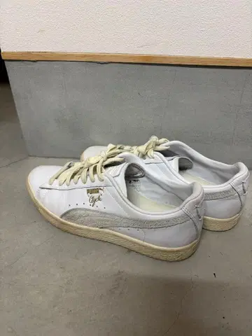 PUMA Clyde 화이트 스니커즈 26