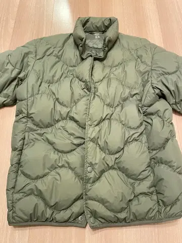 UNIQLO 울트라 라이트 다운 카키