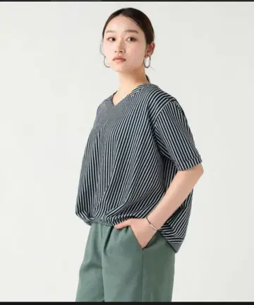 BEAMS HEART 스트라이프 패턴 V넥 반팔 T셔츠