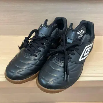 [엄브로] 풋살화 축구 27.5cm 액세레이터 사라