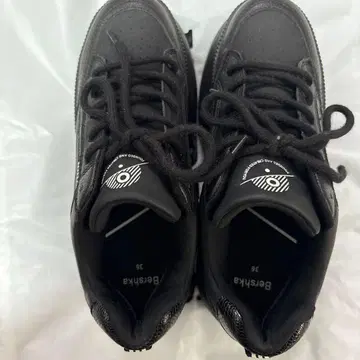 Bershka 36 블랙 통굽 스니커즈