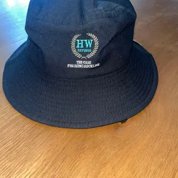 THE H.W.DOG&CO. (에이치더블유도그앤코)