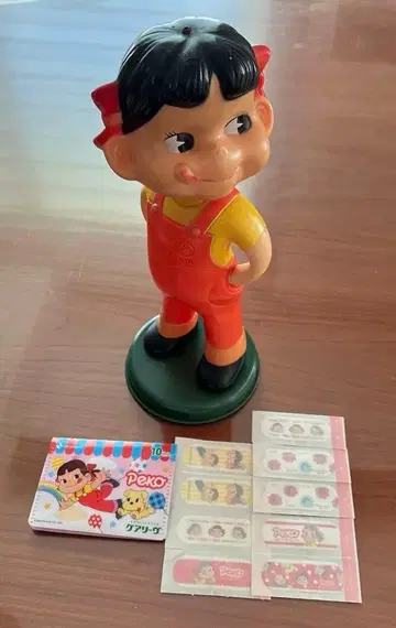 페코짱 인형 흔들림 쇼와 레트로 앤티크 & 반창고 세트