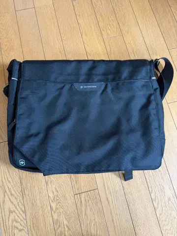 Victorinox 메신저 백 블랙
