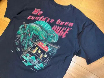 90s vintage Budweiser Lizerd t shirts XL