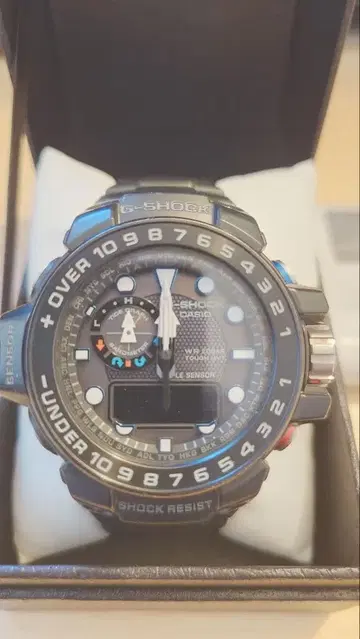 CASIO G-SHOCK GWN-1000B 본체