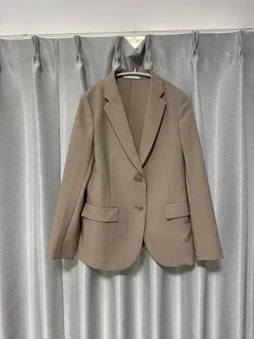 유니클로 감동 자켓 베이지 여성용 S 사이즈 211-456073