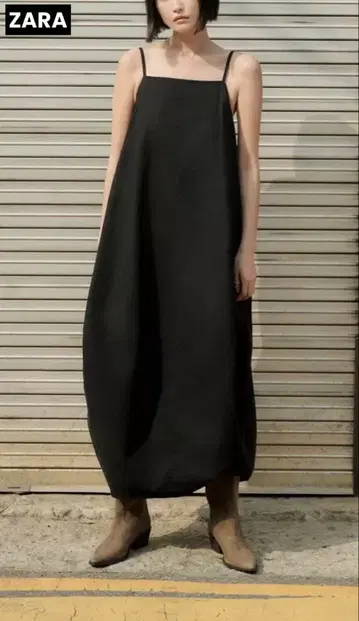 [ ZARA ] 자라 플리츠백 미디 원피스 블랙 프리 사이즈