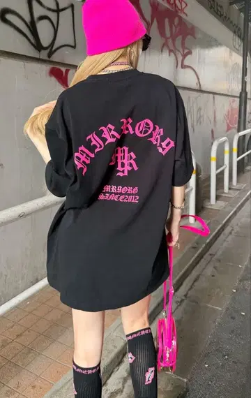 MIRROR9 네온 로고 티셔츠 L 사이즈