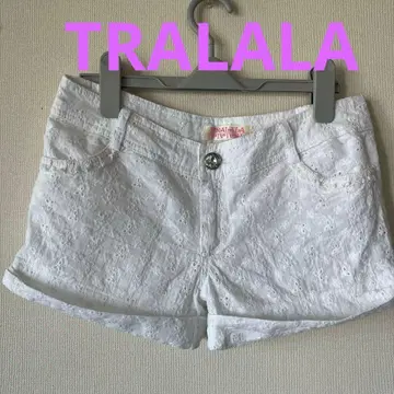 TRALALA 화이트 레이스 숏팬츠