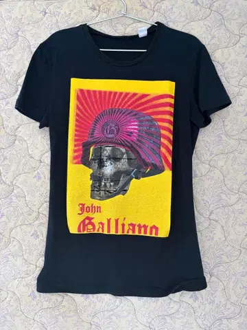 John Galliano 스컬 헬멧 프린트 T셔츠