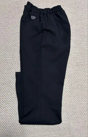 앙파미에 내추럴 뷰티 센터 프레스 스트레이트 팬츠