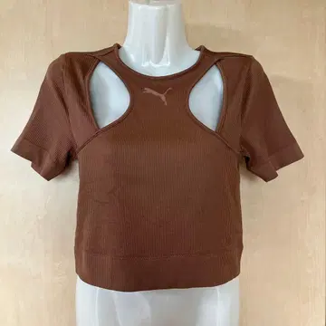 새상품 PUMA 리브 컷 아웃 반팔 T셔츠 브라운
