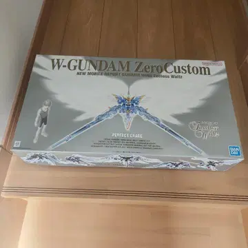 새상품 PG W-GUNDAM ZeroCustom 프라모델