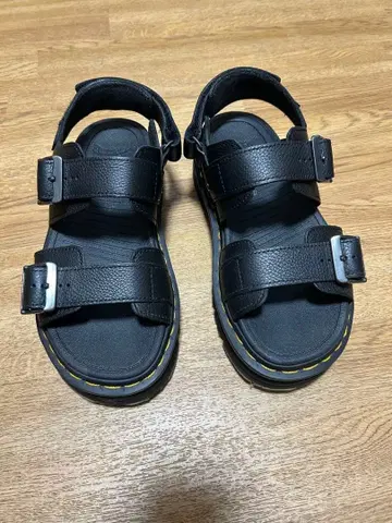 닥터 마틴 샌들