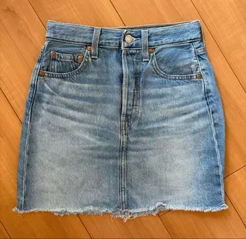 Levi's RIBCAGE 스커트
