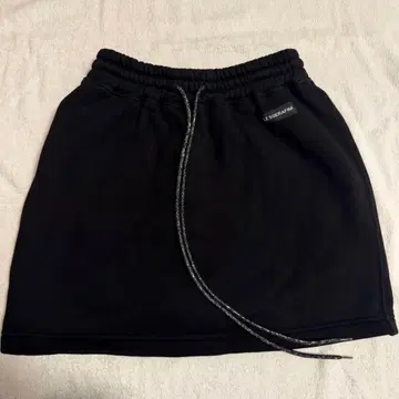 르세라핌 미니 스커트 블랙 S