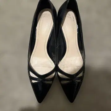 ZARA 블랙 에나멜 펌프스