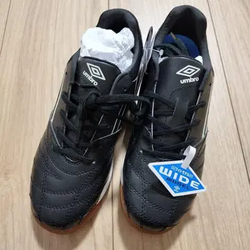 미사용 새상품 UMBRO 풋살화 22.0cm 와이드 모델