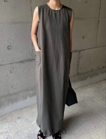 슬리브리스 롱 원피스