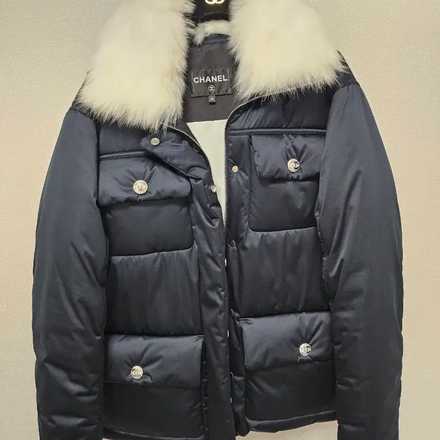 샤넬 23FW 코코네쥬 블랙 파카 패딩 (P74335) 사진 1