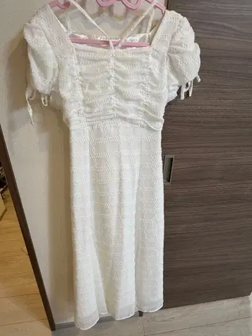 에블린 Evelyn 라메 개더 롱 원피스 화이트