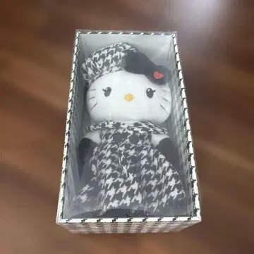 헬로키티 벌스데이 인형 ( 흑백 걸리시 쌍둥이 코디 )
