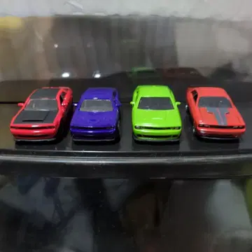 Dodge Challenger 미니카 4대 세트