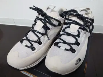 [ 새상품급 ] THE NORTH FACE 트레킹 슈즈 24.5cm