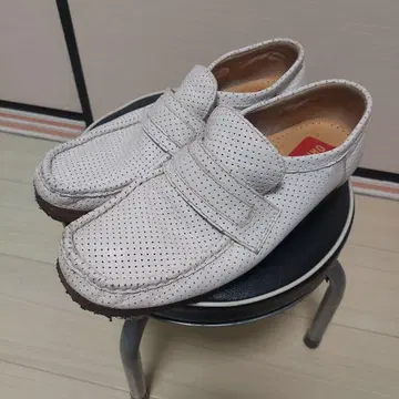 모즈 추천 Clarks 로퍼 펀칭 가죽 UK 8~8.5