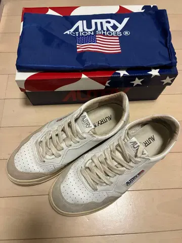 Autry MEDALIST 로우컷 스니커즈