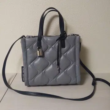MARC JACOBS 퀼팅 숄더백 그레이