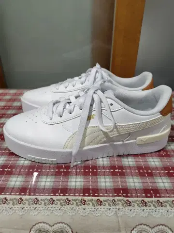 푸마 조라 스니커즈 신발 우먼 23.5cm 베이지 화이트