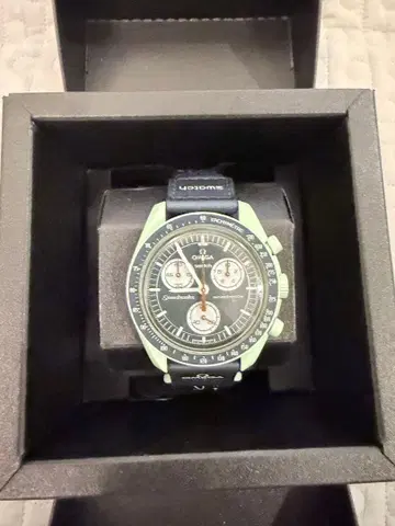 OMEGA x Swatch 미션 온 어스