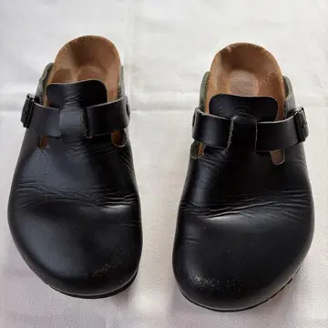 BIRKENSTOCK 보스턴 블랙 가죽 샌들