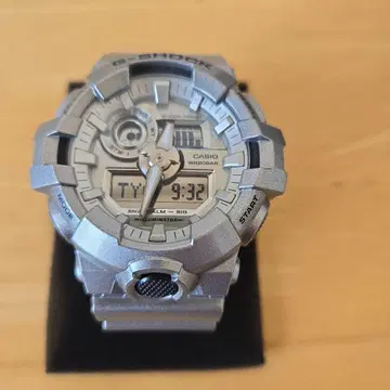 CASIO G-SHOCK GA-700FF-8AJF 실버