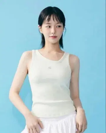 SATUR 화이트 탱크탑 미사용
