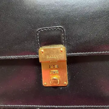 BALLY 클러치백 블랙 다이얼 락식