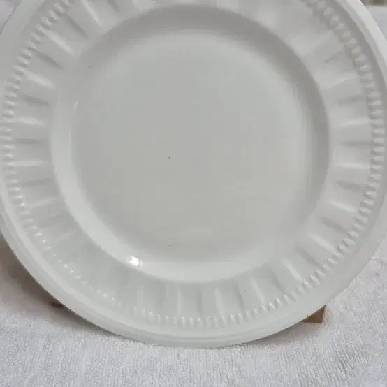 영국 웨지우드 콜로세움 본차이나 접시 18cm