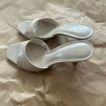 ZARA 뮬 하이힐 샌들 화이트