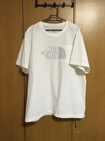 THE NORTH FACE 루즈핏 포켓 T셔츠 화이트