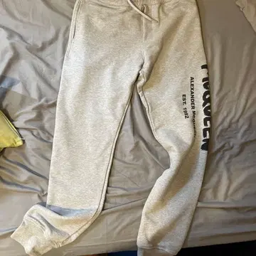 Alexander McQueen 그레이 스웨트 팬츠 택 포함