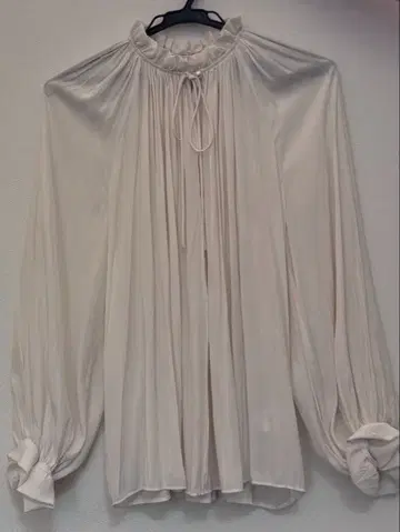 [ 재가격 인하 ] 유나이티드 애로우즈 볼륨 개더 블라우스 워셔블