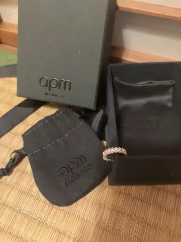 APM 모나코 이어커프 스톤 장식