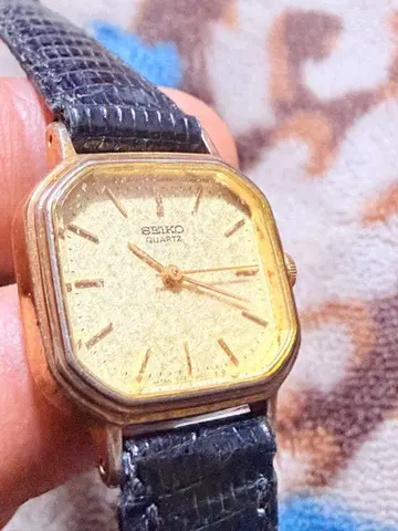 SEIKO QUARTZ 여성용 골드 다이얼 손목시계