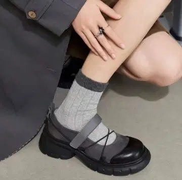 통굽 메리제인 스트랩 슈즈 그레이 블랙
