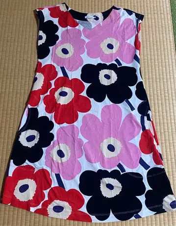 Marimekko 꽃무늬 슬리브리스 원피스