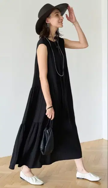 UNFILO 와셔 티어드 원피스 블랙