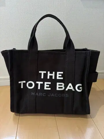 MARC JACOBS 더 토트 백 블랙